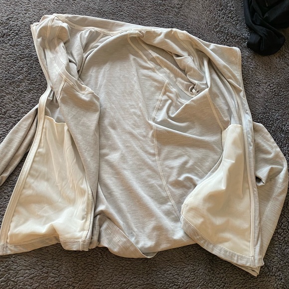 New Balance Anticipate Jacket in Sea Salt Heather - Picture 2 of 7